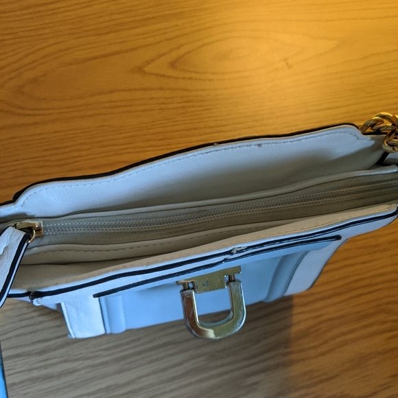 Pastel baby blue and white Aldo bag - Picture 5 of 7